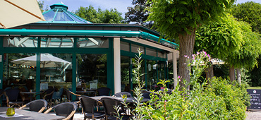 Pader Café Terrasse an einem schönen Tag